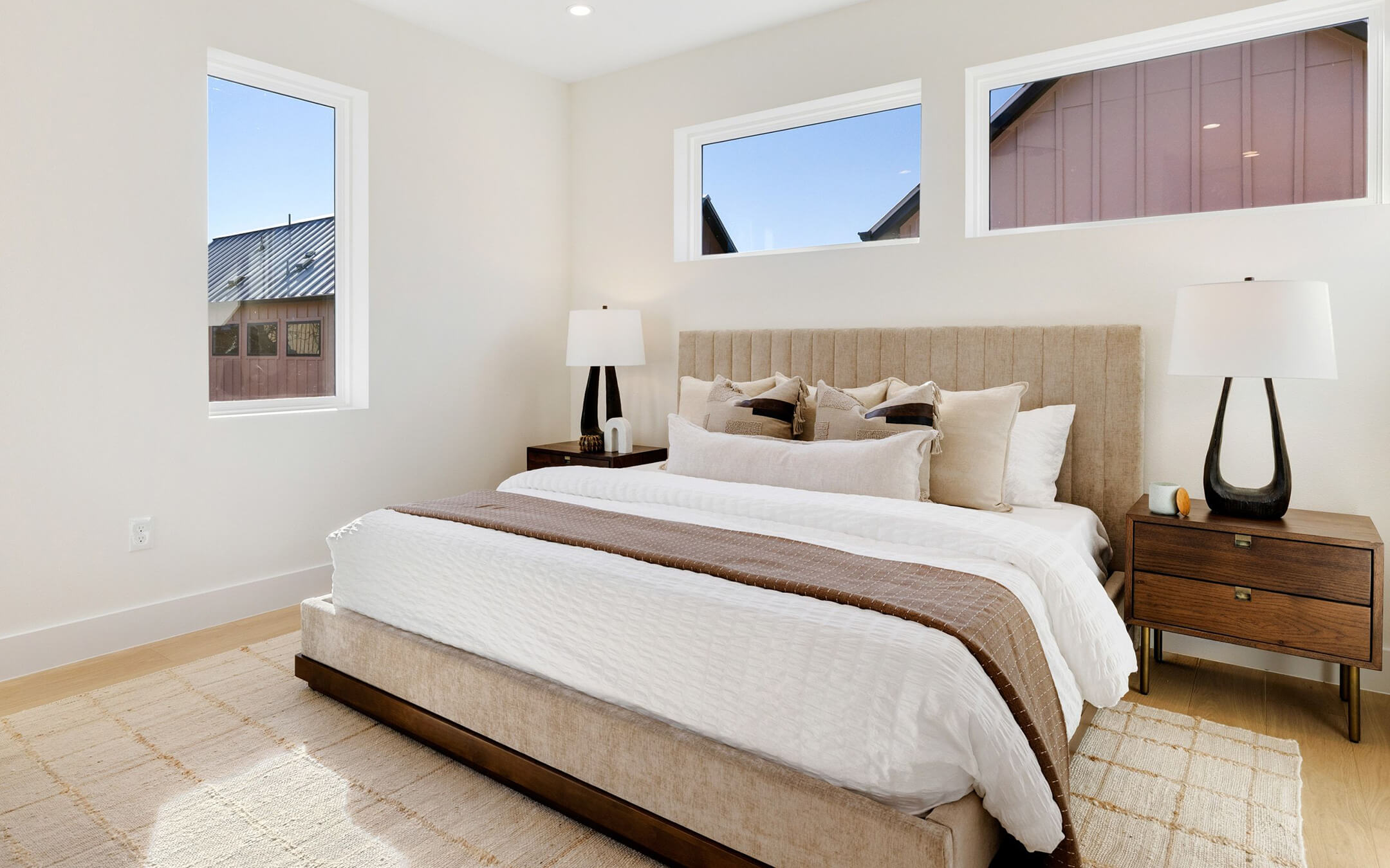 Mira - Residences - Slider - Bedroom